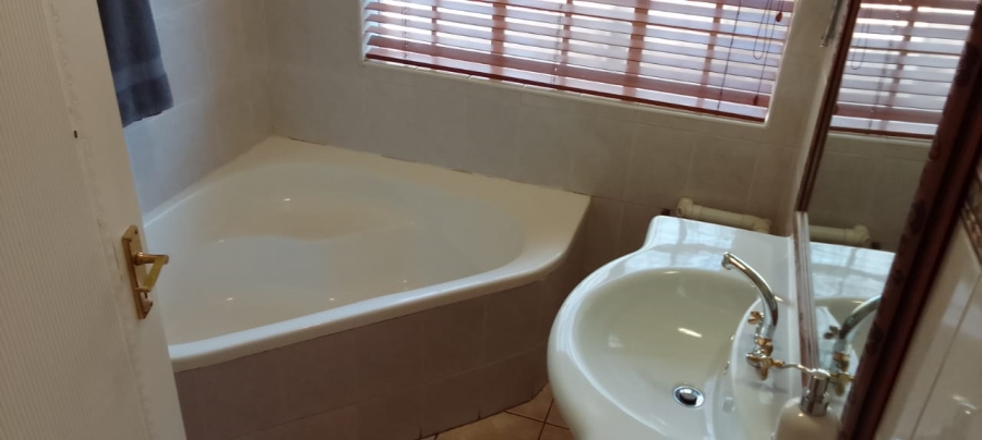 4 Bedroom Property for Sale in Protea Park North West